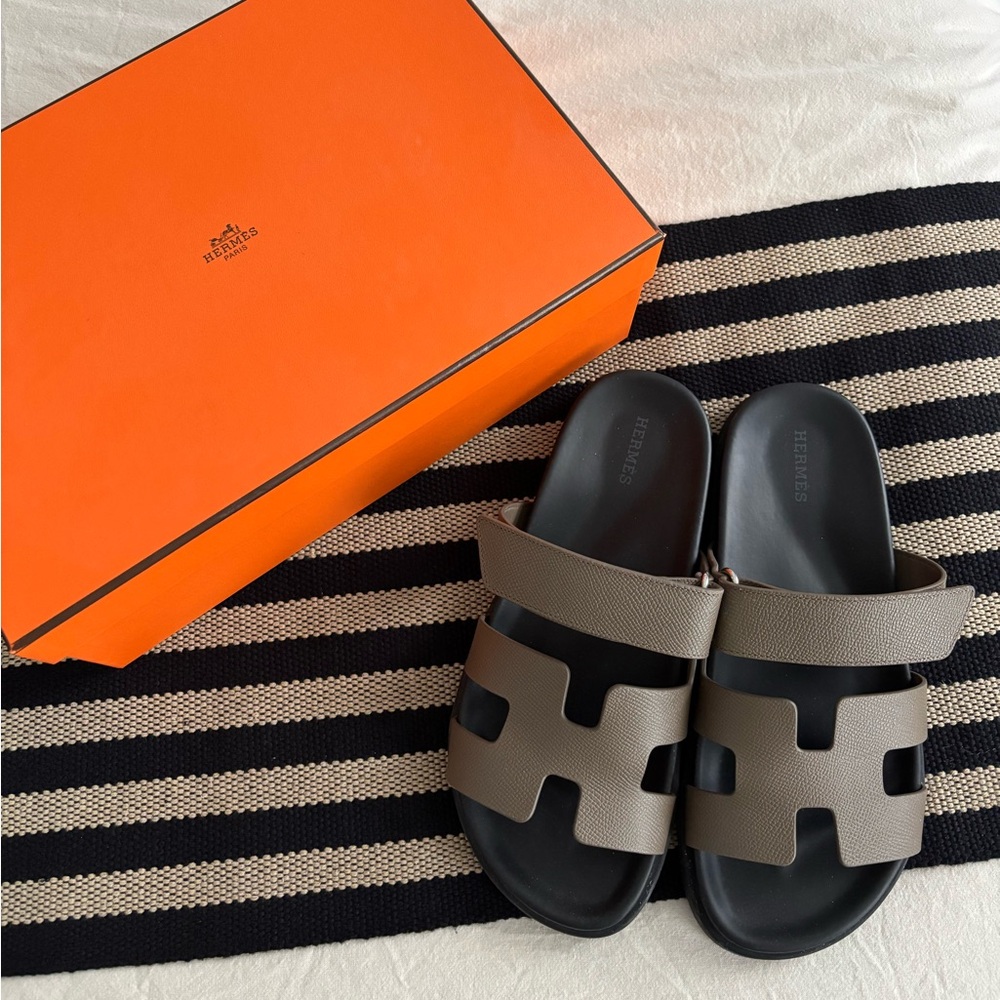 Hermes Chypre sandals 8,5 Etoupe 100% authentic comes with collateral & receipt - Picture 3 of 10